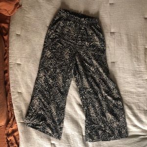 High waisted crop pants
